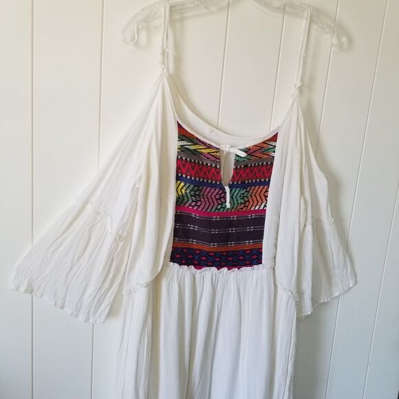 Women's Strappy Open Shoulder Flared Sleeve Embroidered Dress - Picture 2 of 7